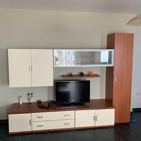 Beachfront In Golem Apartment