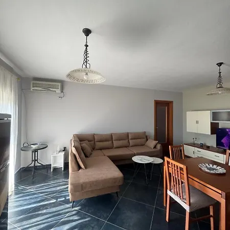 Apartment Beachfront In Golem *