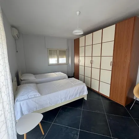 Beachfront In Golem Apartment *