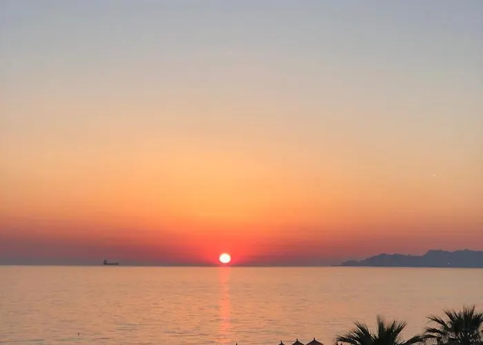 Beachfront In Apartment *